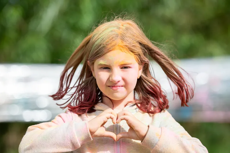 Zdjęcie przedstawiające dzieci ćwiczące judo